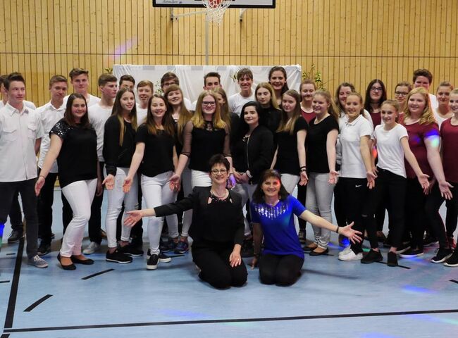 Tanzgruppe der Mitttelschule Wörth