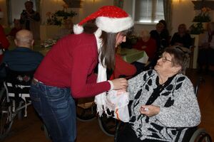 Weihnachtsbacken mit Senioren Weihnachtsbacken mit Senioren